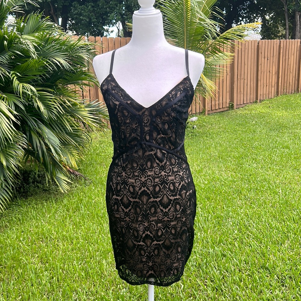 GUESS BLACK LACE MINI DRESSSIZE M